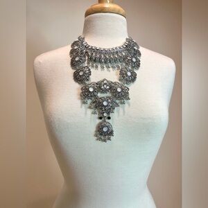 BOHO STATEMENT NECKLACE